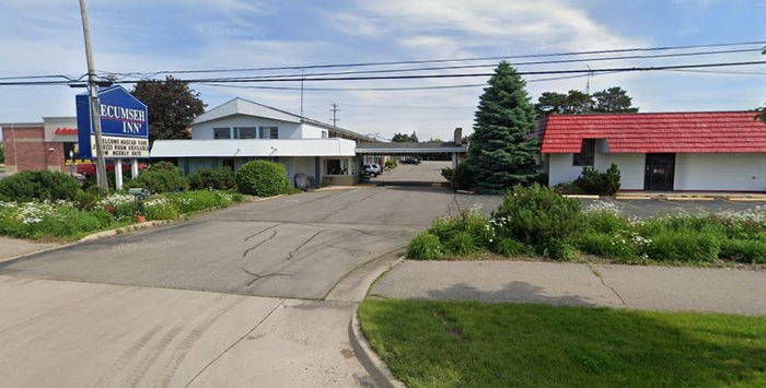 Tecumseh Inn (Harvey House Motel)